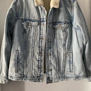 Old Navy Light Blue Denim Jacket with Sherpa Lining women’s xl